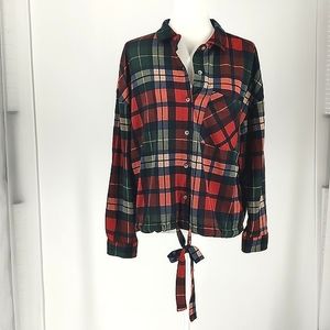 Polly & Esther Juniors' Soft Drawstring-Hem Plaid Long Sleeve Top